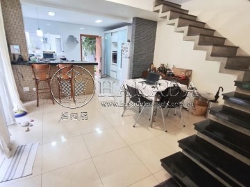 Excelente sobrado 242 m2, 4 dm c/ 3 vagas na Sa�de